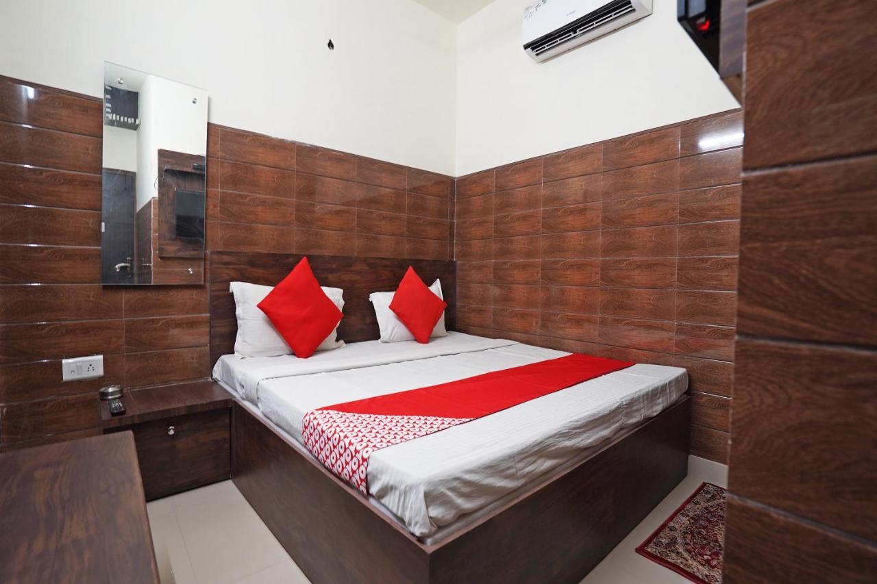 Hotel O Shri Sai Guest House Делхи Екстериор снимка