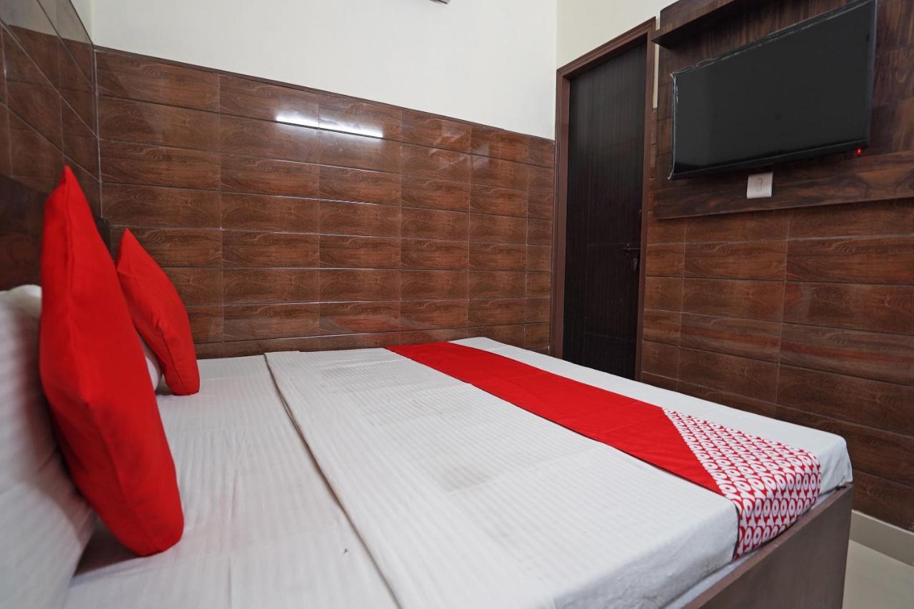 Hotel O Shri Sai Guest House Делхи Екстериор снимка