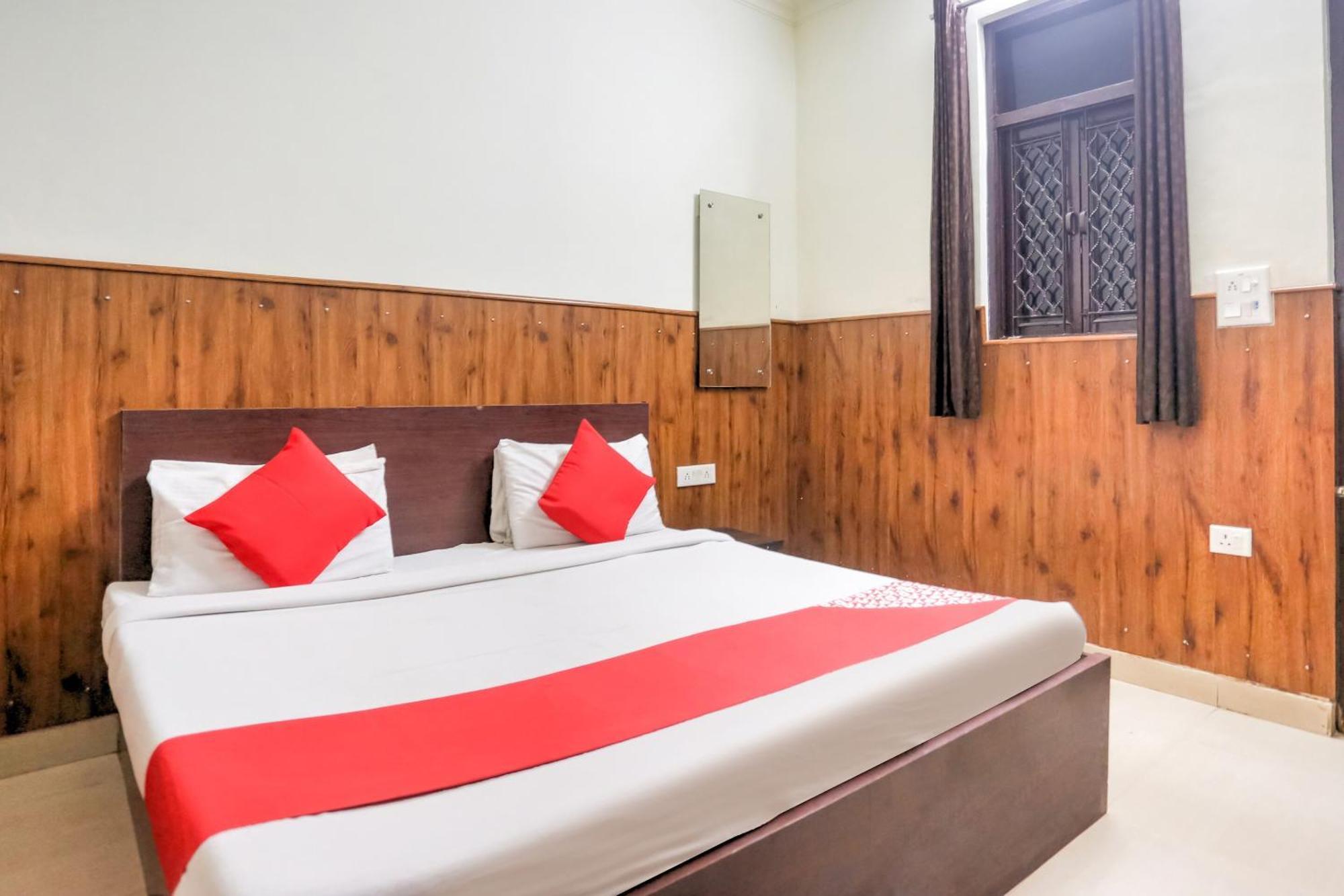 Hotel O Shri Sai Guest House Делхи Екстериор снимка
