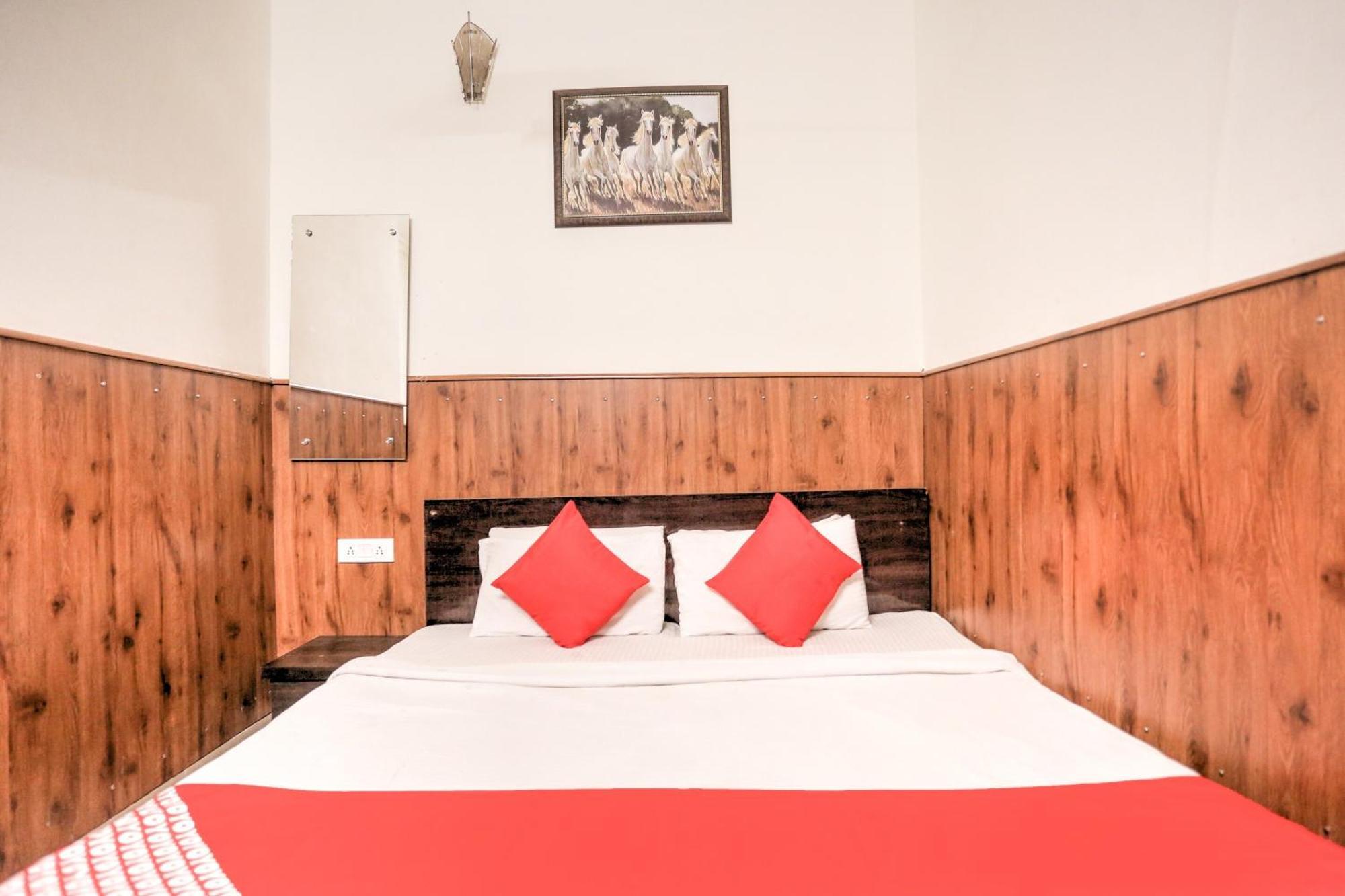 Hotel O Shri Sai Guest House Делхи Екстериор снимка