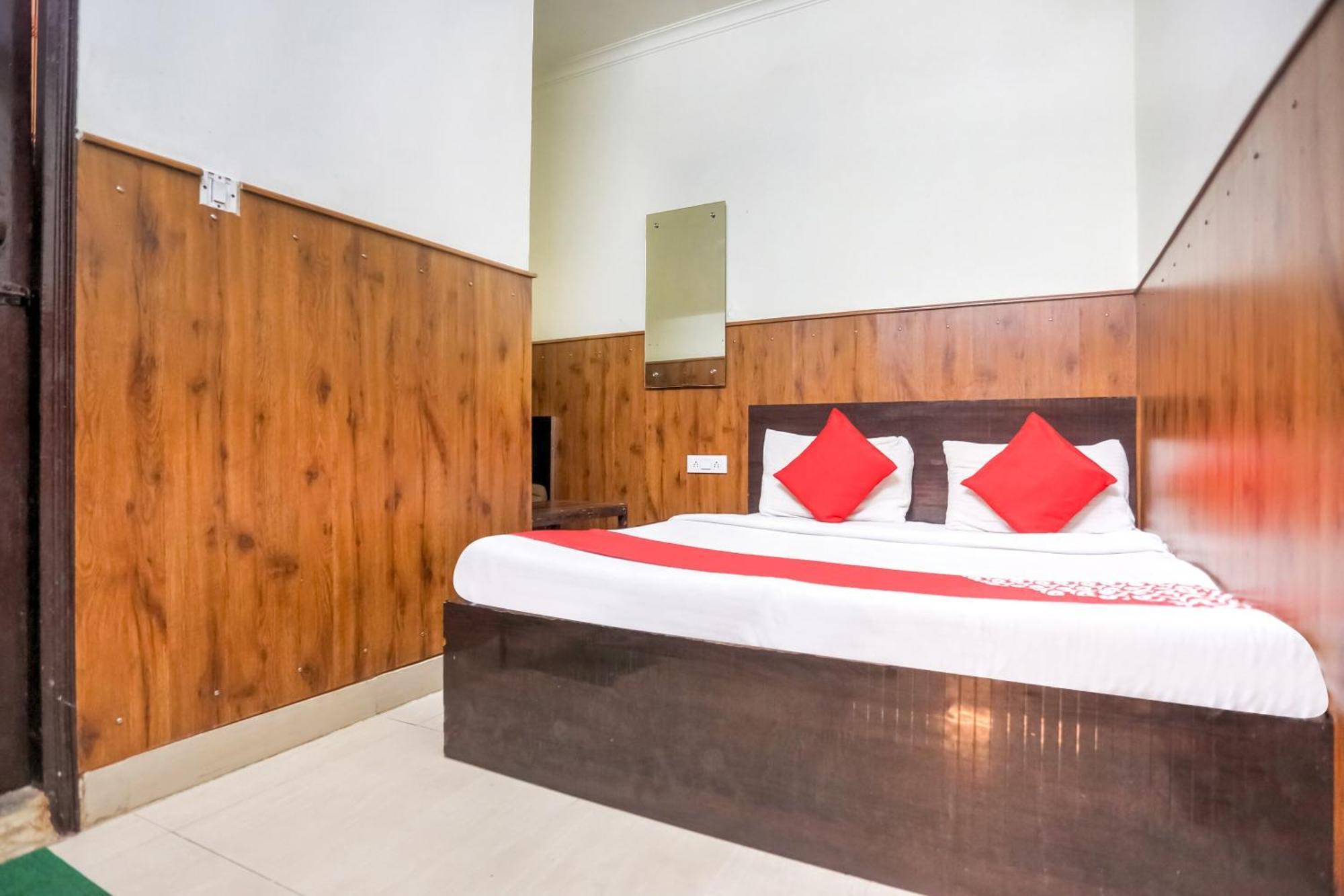 Hotel O Shri Sai Guest House Делхи Екстериор снимка