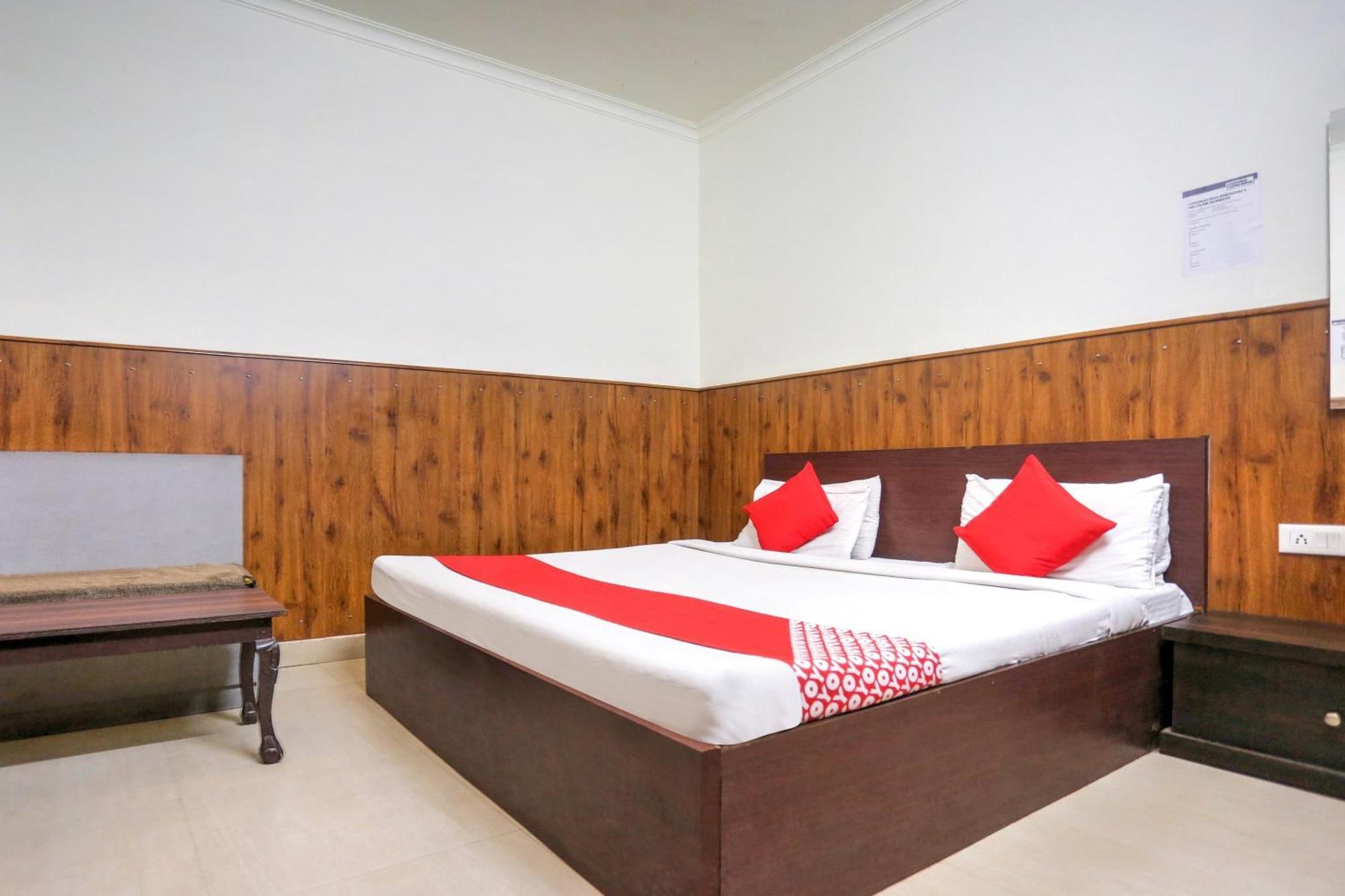 Hotel O Shri Sai Guest House Делхи Екстериор снимка