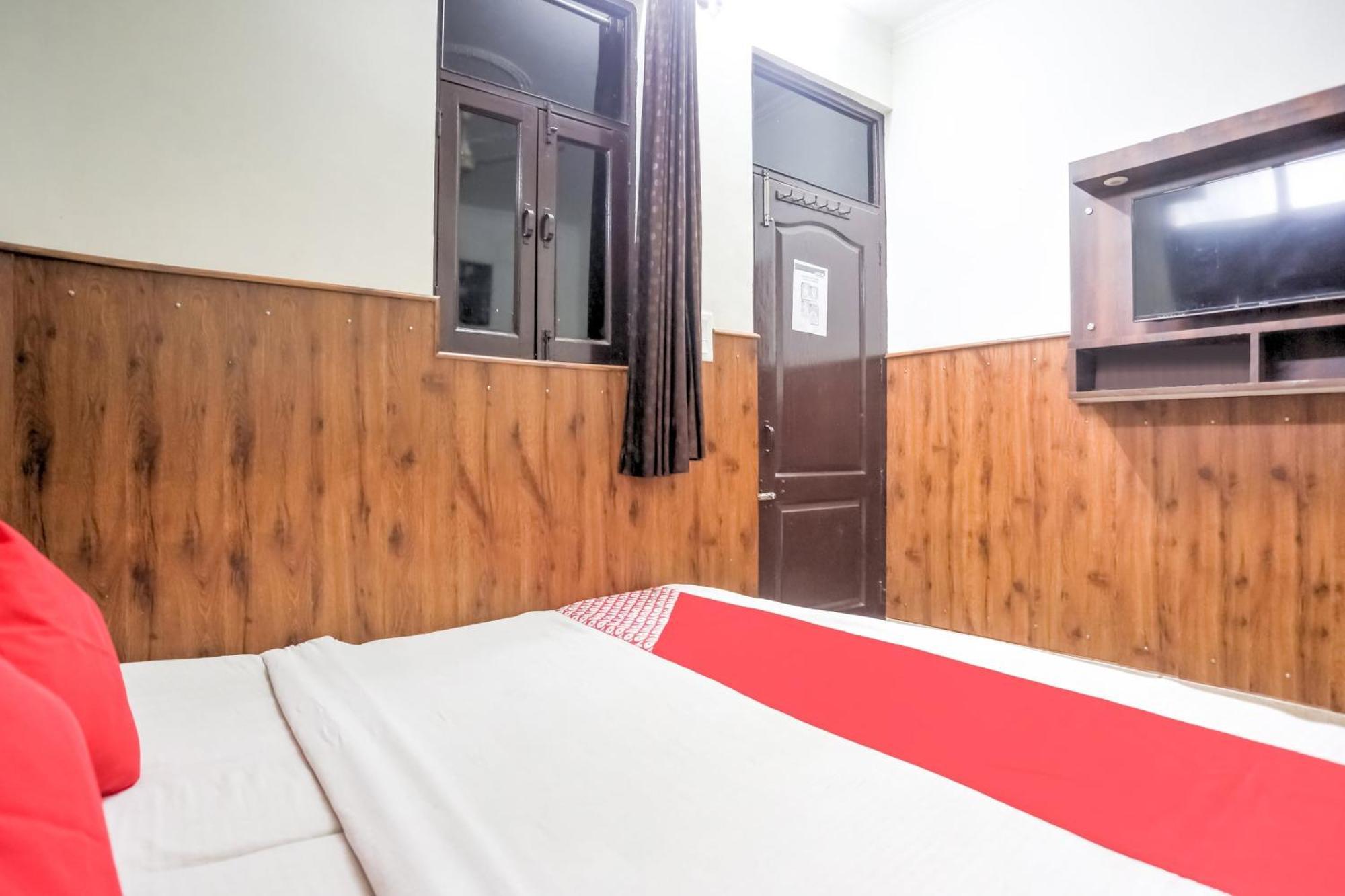Hotel O Shri Sai Guest House Делхи Екстериор снимка