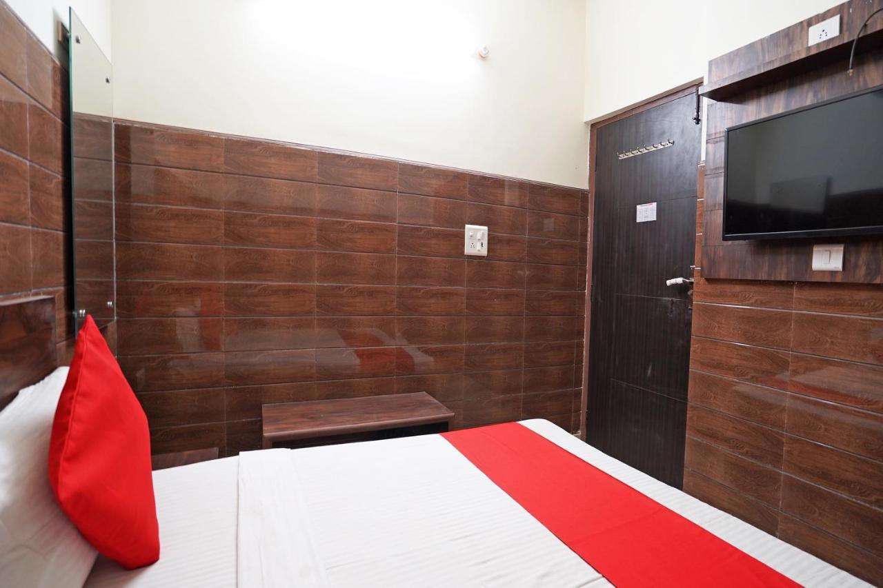 Hotel O Shri Sai Guest House Делхи Екстериор снимка