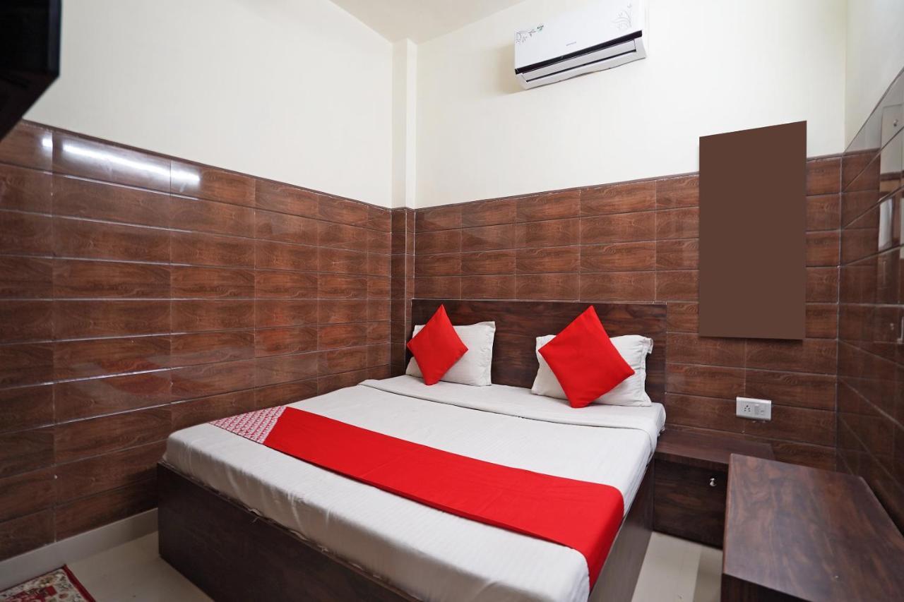 Hotel O Shri Sai Guest House Делхи Екстериор снимка