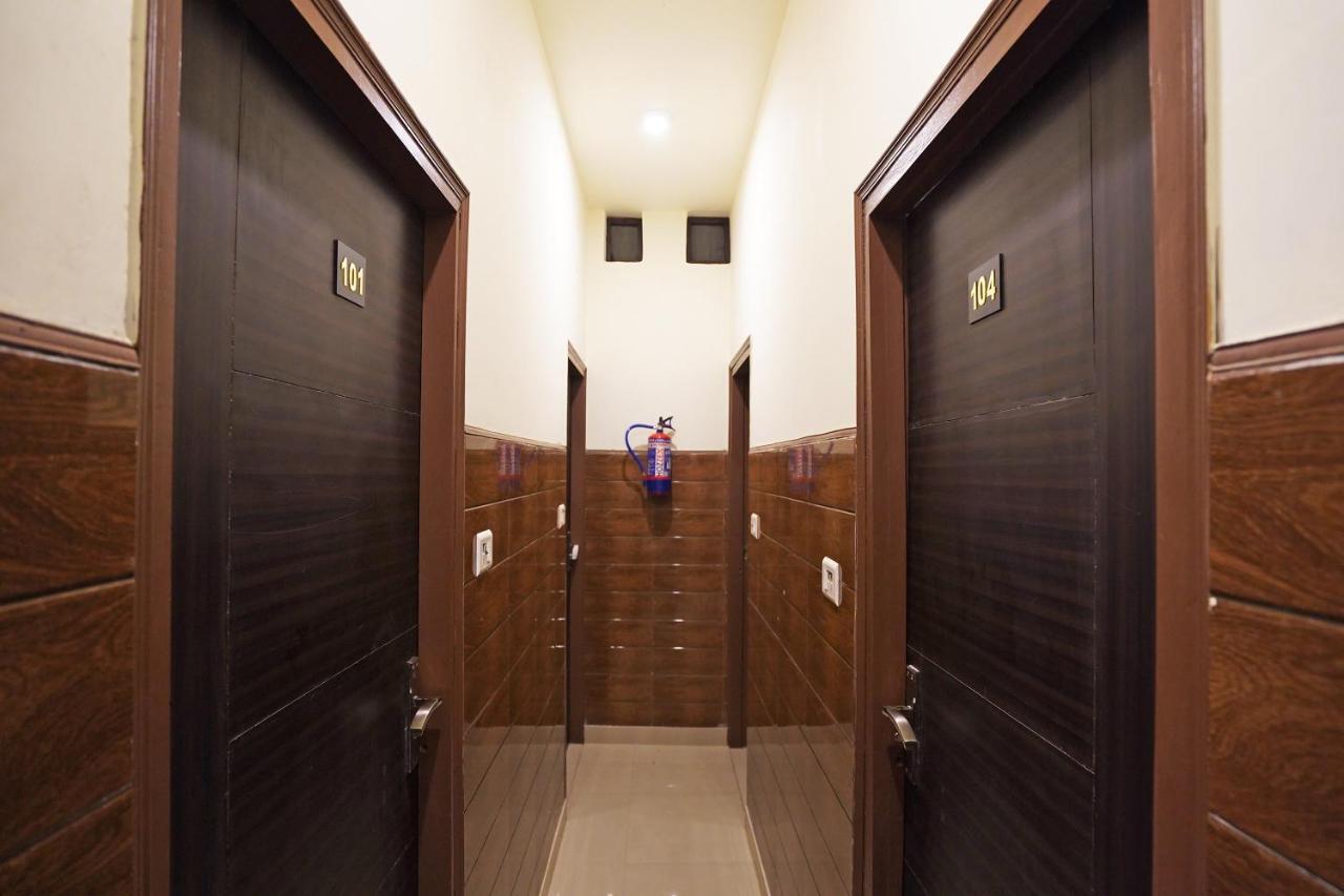 Hotel O Shri Sai Guest House Делхи Екстериор снимка